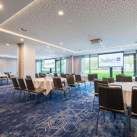 호텔 Radisson Blu Amsterdam Airport, Schiphol 4*