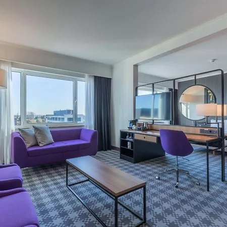 Radisson Blu Amsterdam Airport, Schiphol מלון 4*