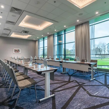 Radisson Blu Amsterdam Airport, Schiphol 4*