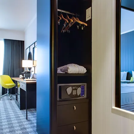 Radisson Blu Amsterdam Airport, Schiphol Hotel 4*