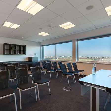 Radisson Blu Amsterdam Airport, Schiphol 4*