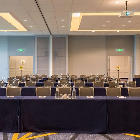 Radisson Blu Amsterdam Airport, Schiphol Hotel 4*