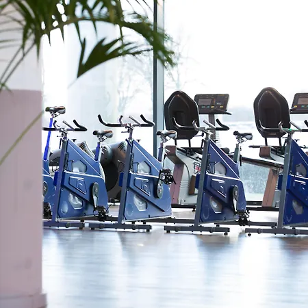 Radisson Blu Amsterdam Airport, Schiphol Hotel 4*