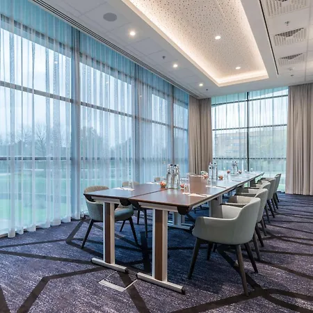 Radisson Blu Amsterdam Airport, Schiphol 4*