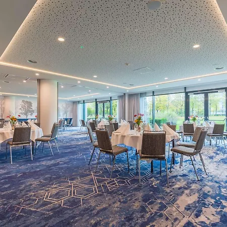 Radisson Blu Amsterdam Airport, Schiphol Hotel 4*