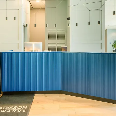 Radisson Blu Amsterdam Airport, Schiphol 4*