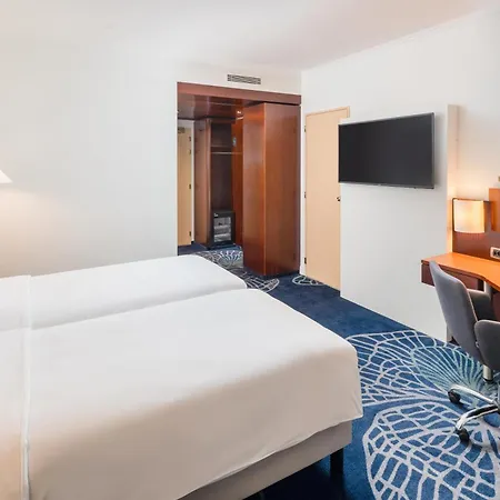 ホテル Radisson Blu Amsterdam Airport, Schiphol 4*