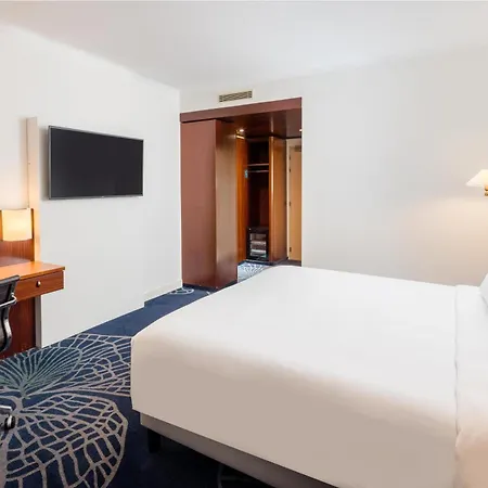Radisson Blu Amsterdam Airport, Schiphol 4*