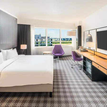 Radisson Blu Amsterdam Airport, Schiphol 4*
