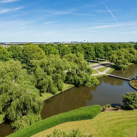 Radisson Blu Amsterdam Airport, Schiphol ホテル 4*