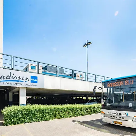 Radisson Blu Amsterdam Airport, Schiphol ホテル スキポール