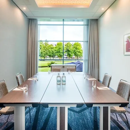 Radisson Blu Amsterdam Airport, Schiphol 4*