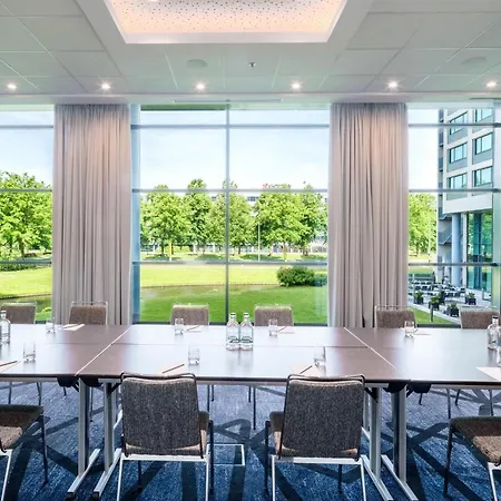 Radisson Blu Amsterdam Airport, Schiphol 4*