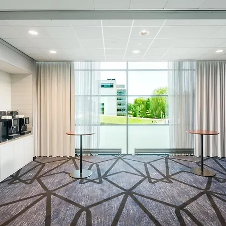 Radisson Blu Amsterdam Airport, Schiphol ホテル スキポール