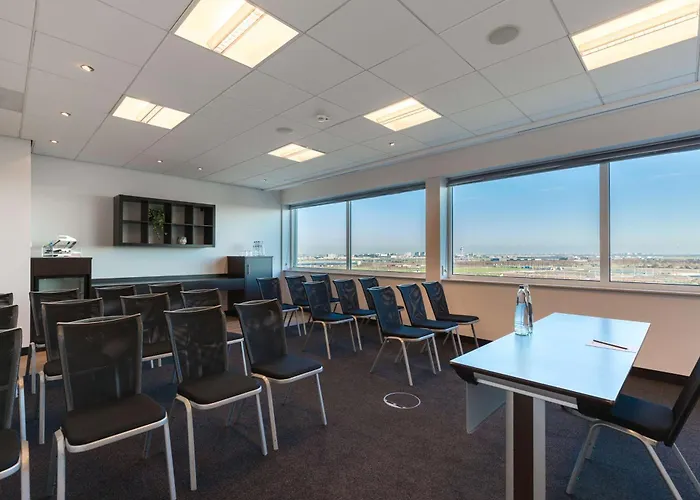 Radisson Blu Amsterdam Airport, Schiphol 4*