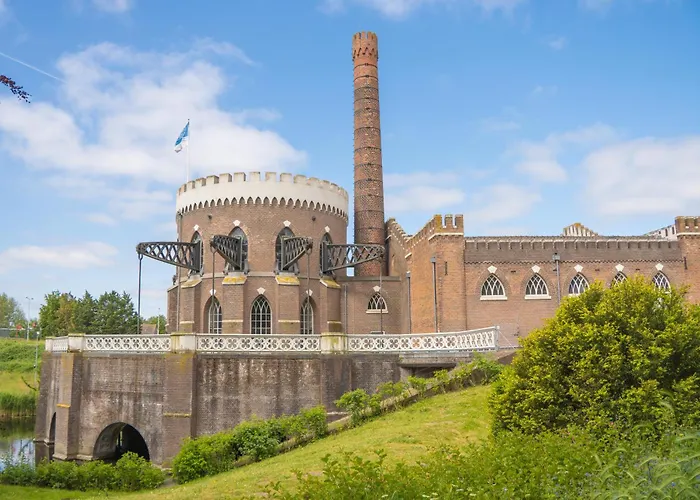 Radisson Blu Amsterdam Airport, Schiphol 4*